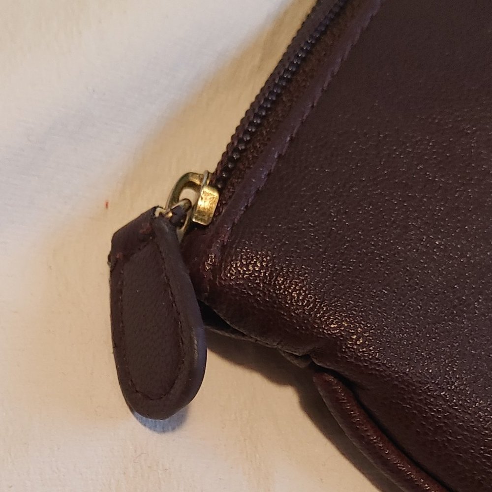 Zipper Rose Wristlet - Picture 4 of 7